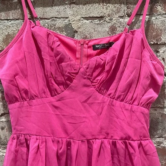 SPRING SALE! NWT Nasty Gal Petite Bust Detail Strappy Playsuit  Size 0 - Picture 3 of 7